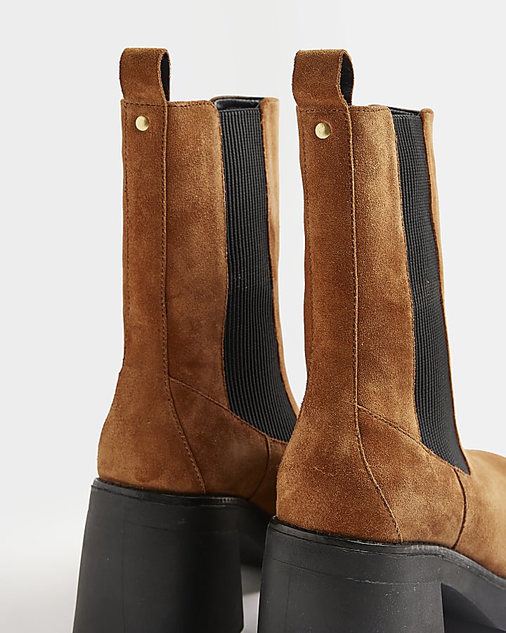Brown suede heeled chelsea boots