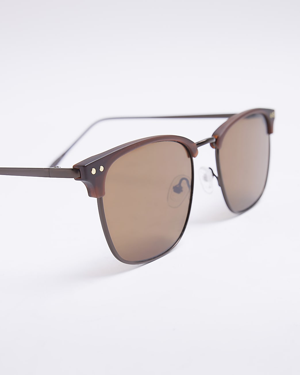 Bronze tinted lenses square sunglasses