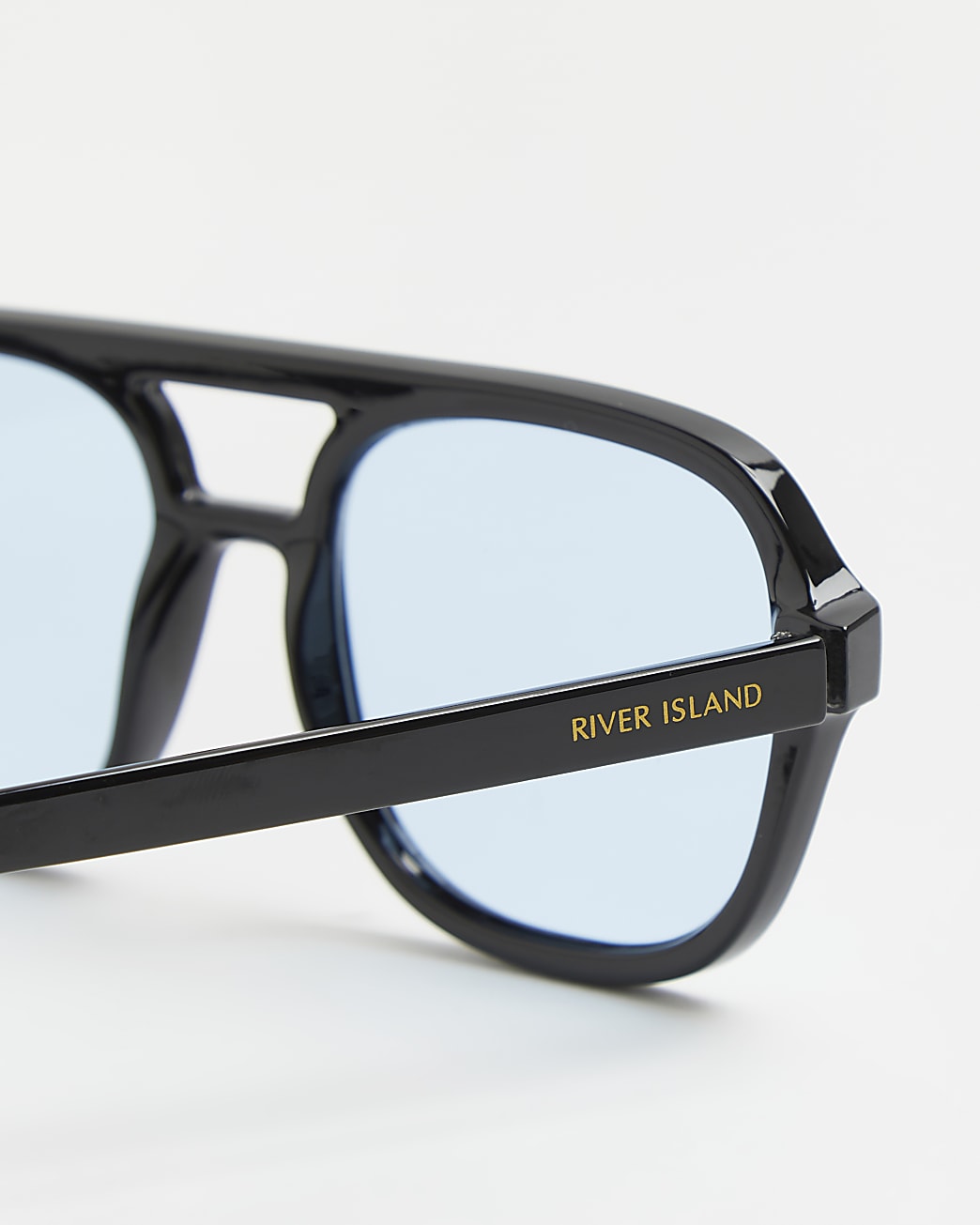 Black retro aviator sunglasses