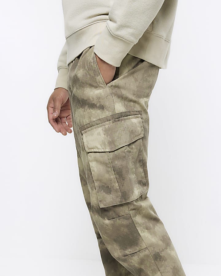 Khaki regular fit camo cargo trousers