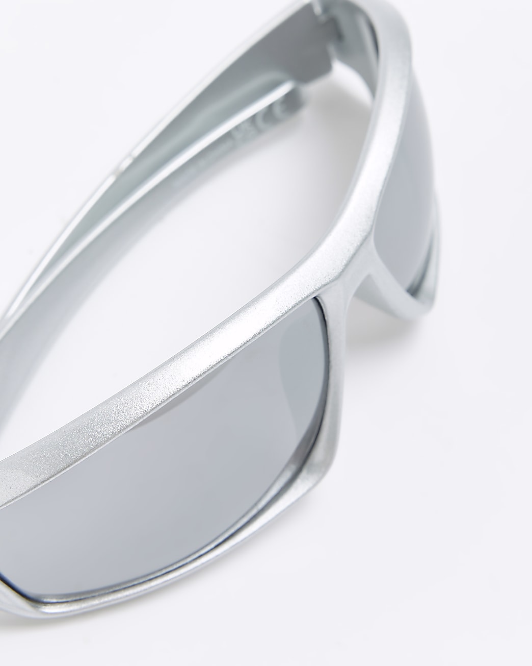 Silver metallic wrap sunglasses