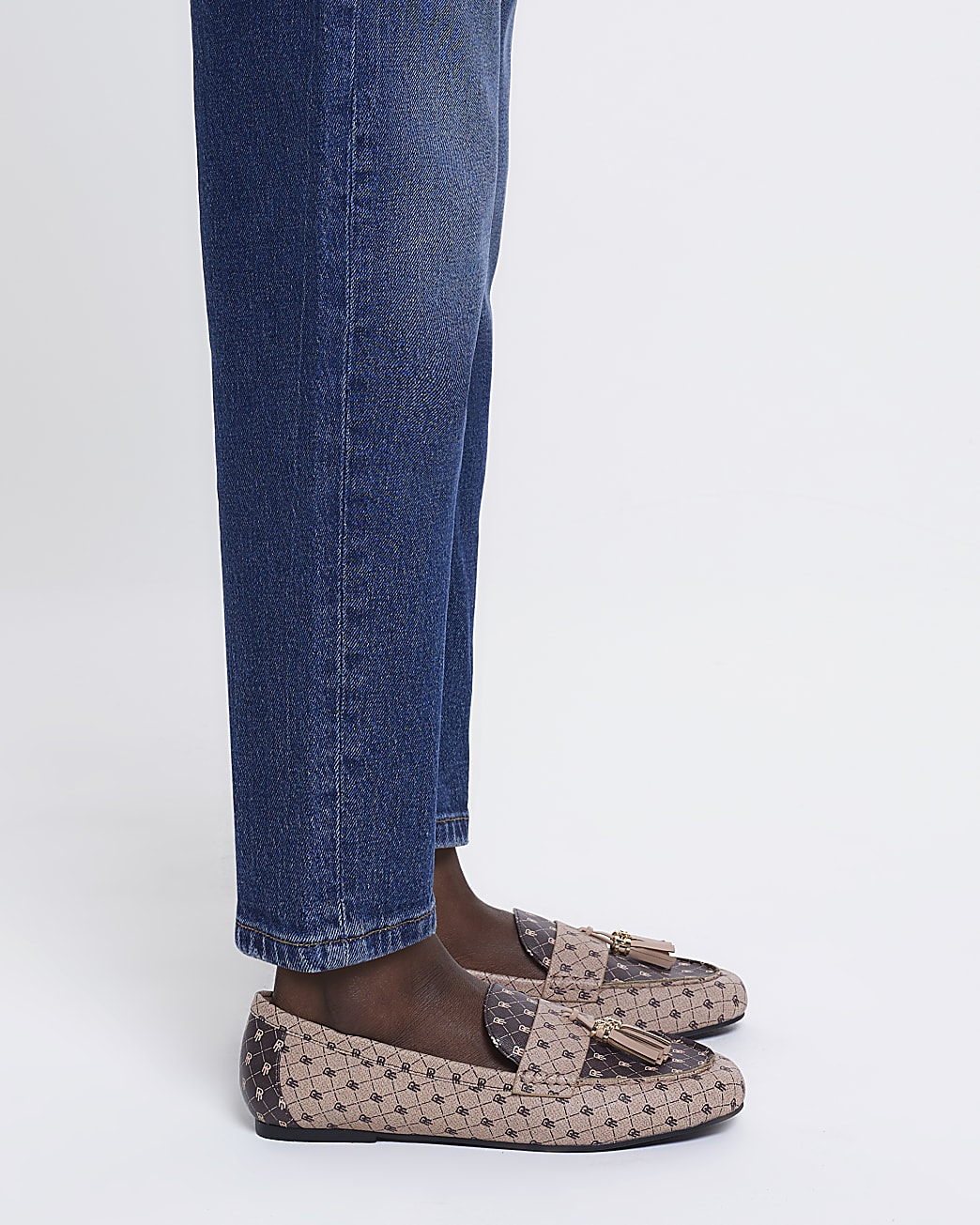 Beige RI monogram print loafers