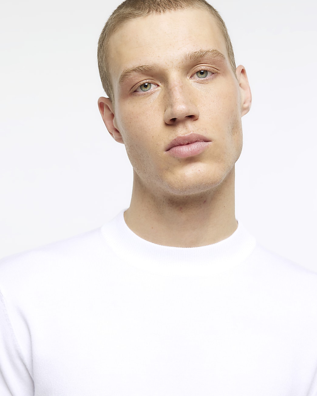 White slim fit knitted t-shirt
