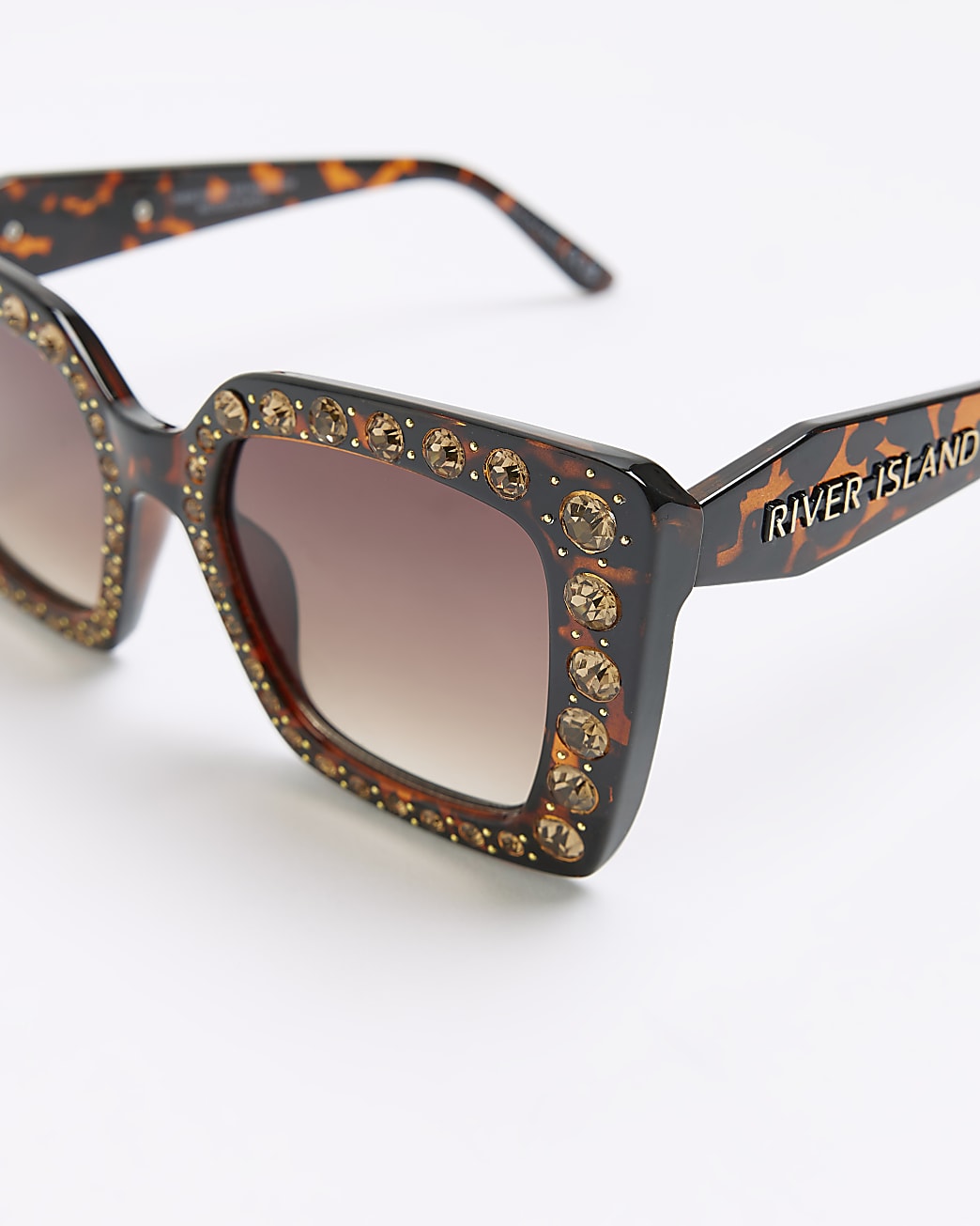 Brown oversized sunglasses