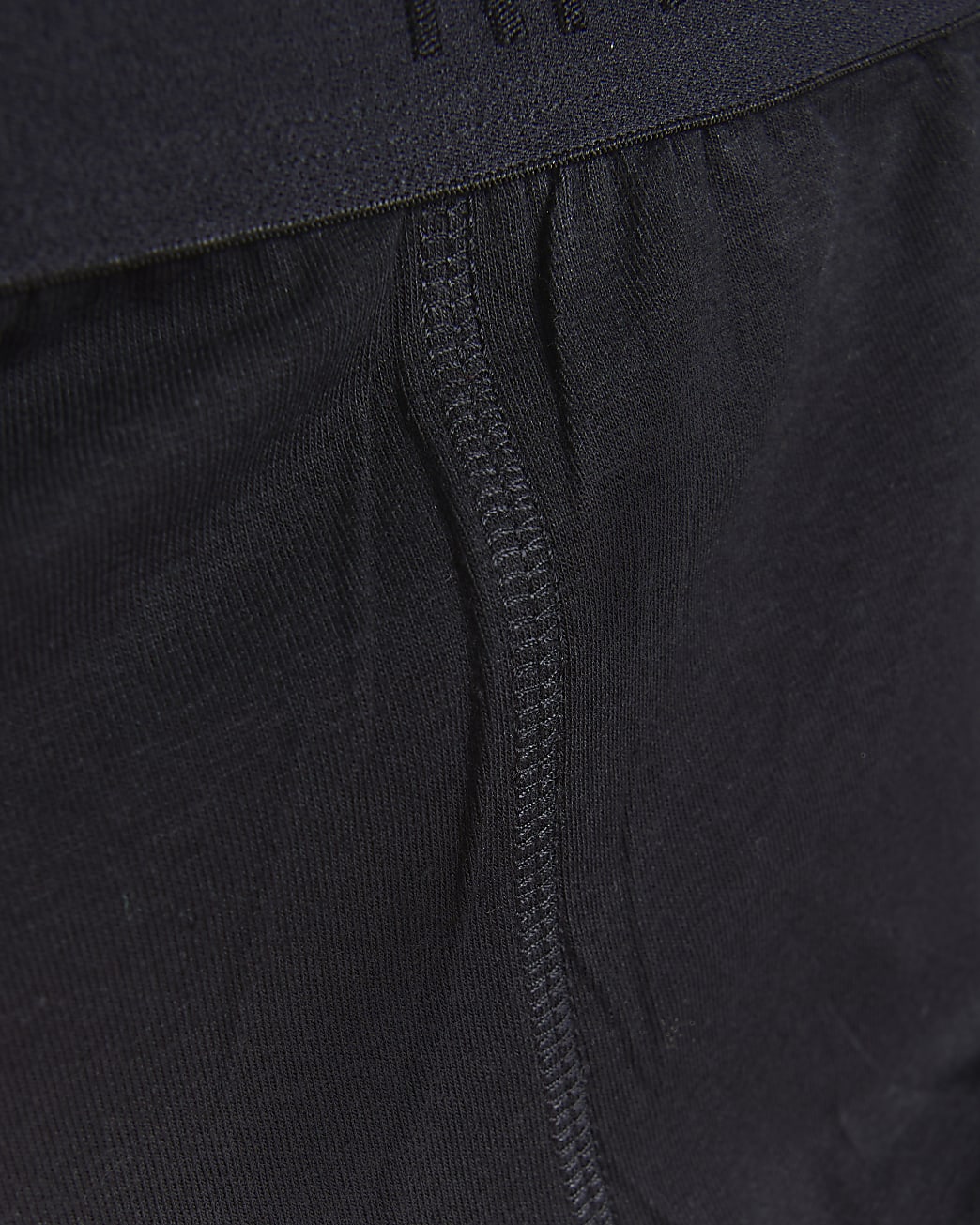 Black multipack of 4 RI trunks