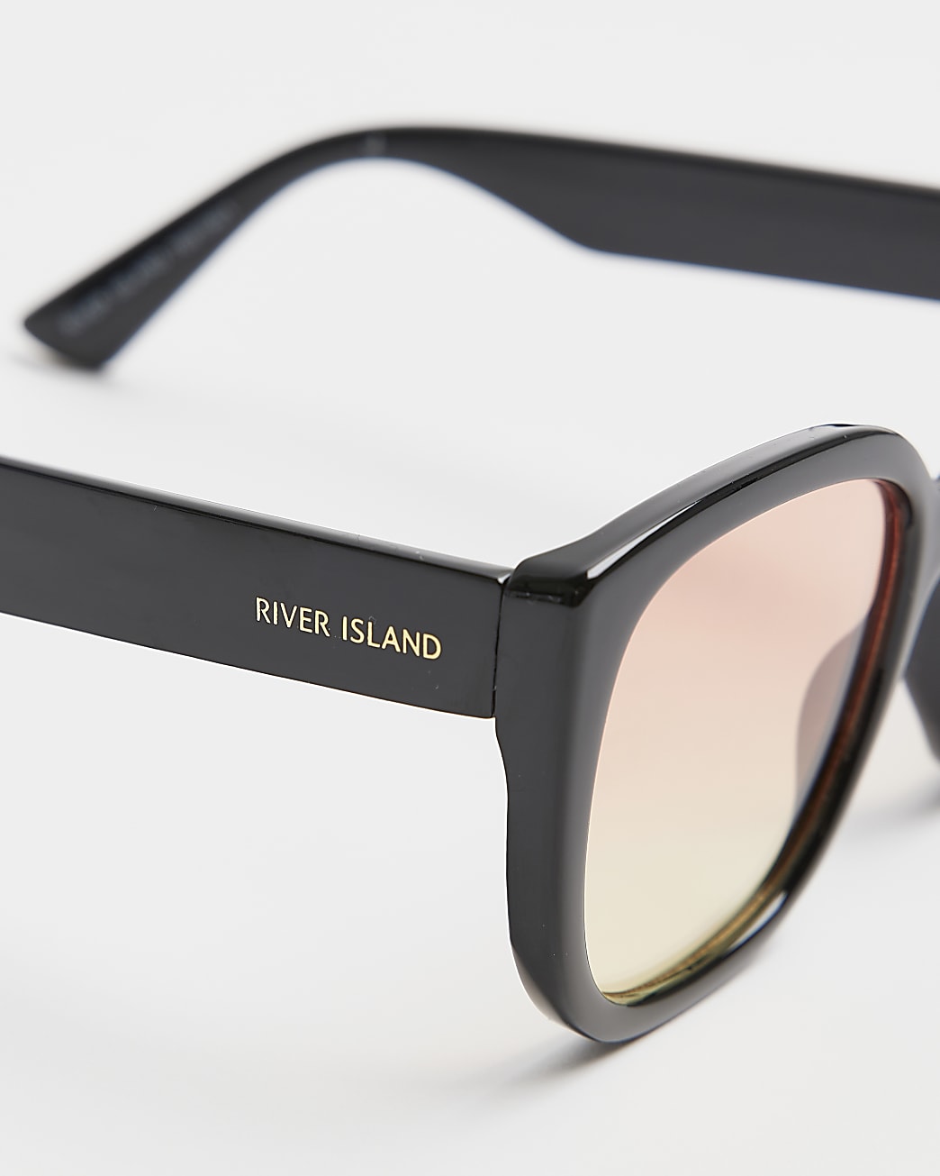 Black oversized cat eye sunglasses