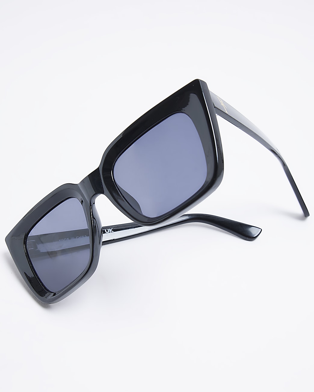 Black cat eye sunglasses
