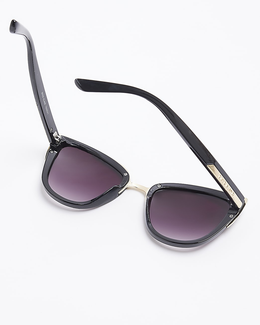 Black cat eye sunglasses