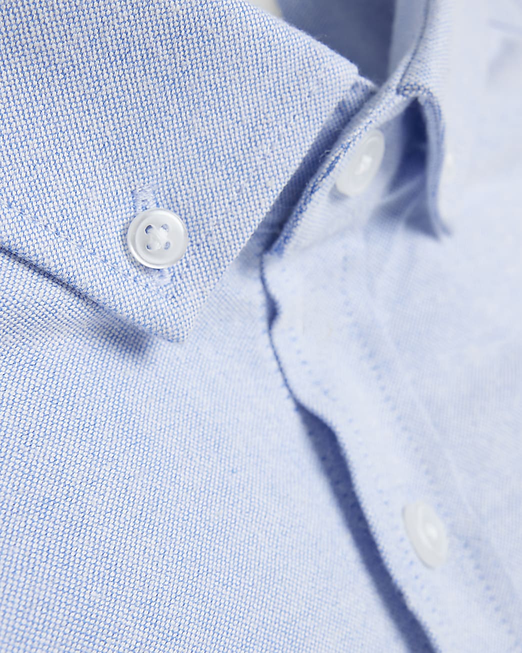 Blue muscle fit short sleeve oxford shirt