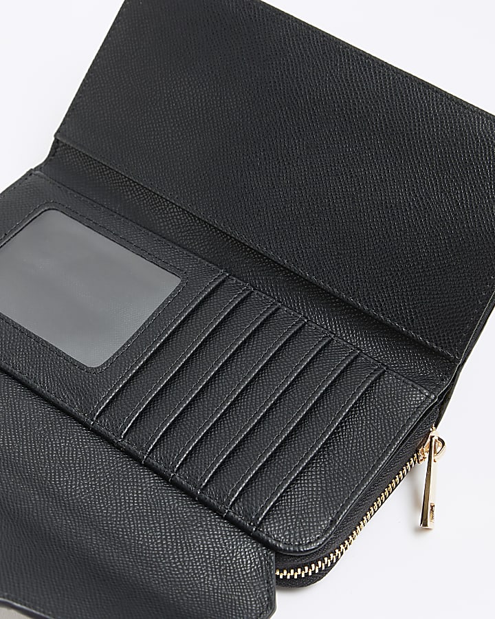 Black patent embossed purse