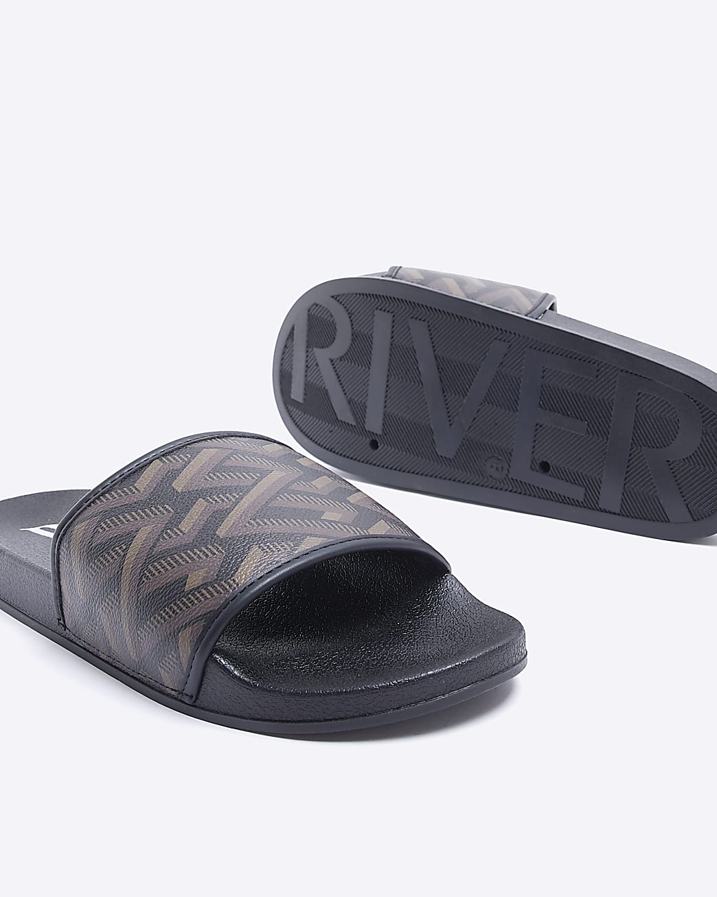Brown geometric print sliders