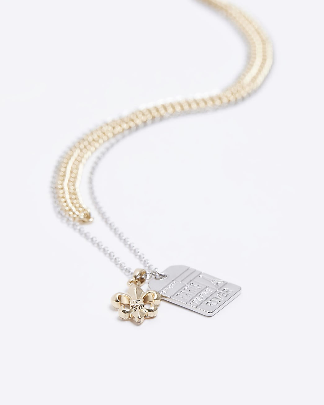 Silver colour tag multirow necklace
