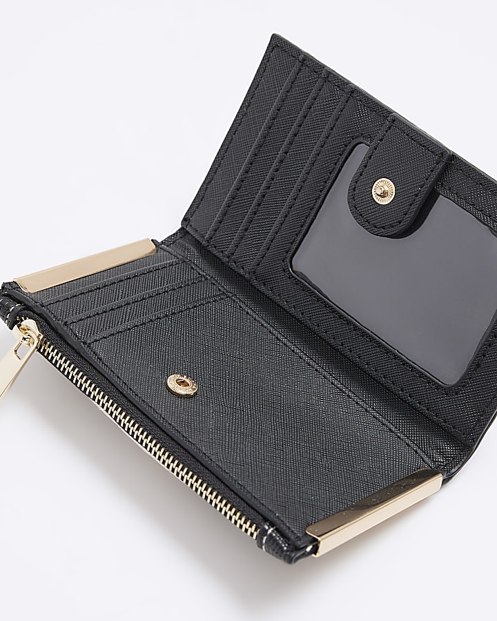 Cream quilted purse