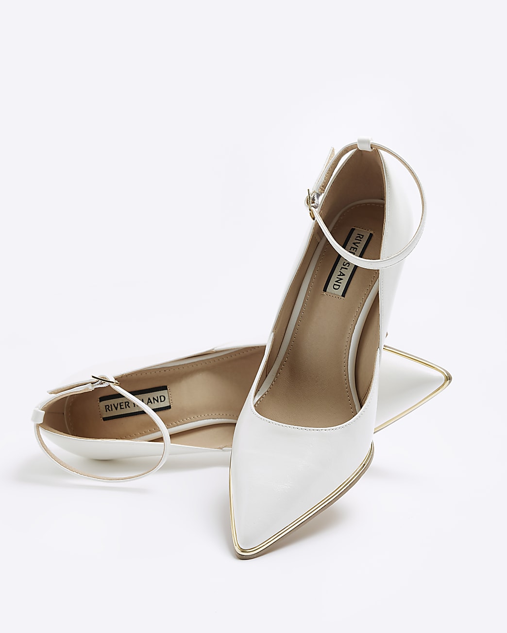 White pointed heeled court shoes