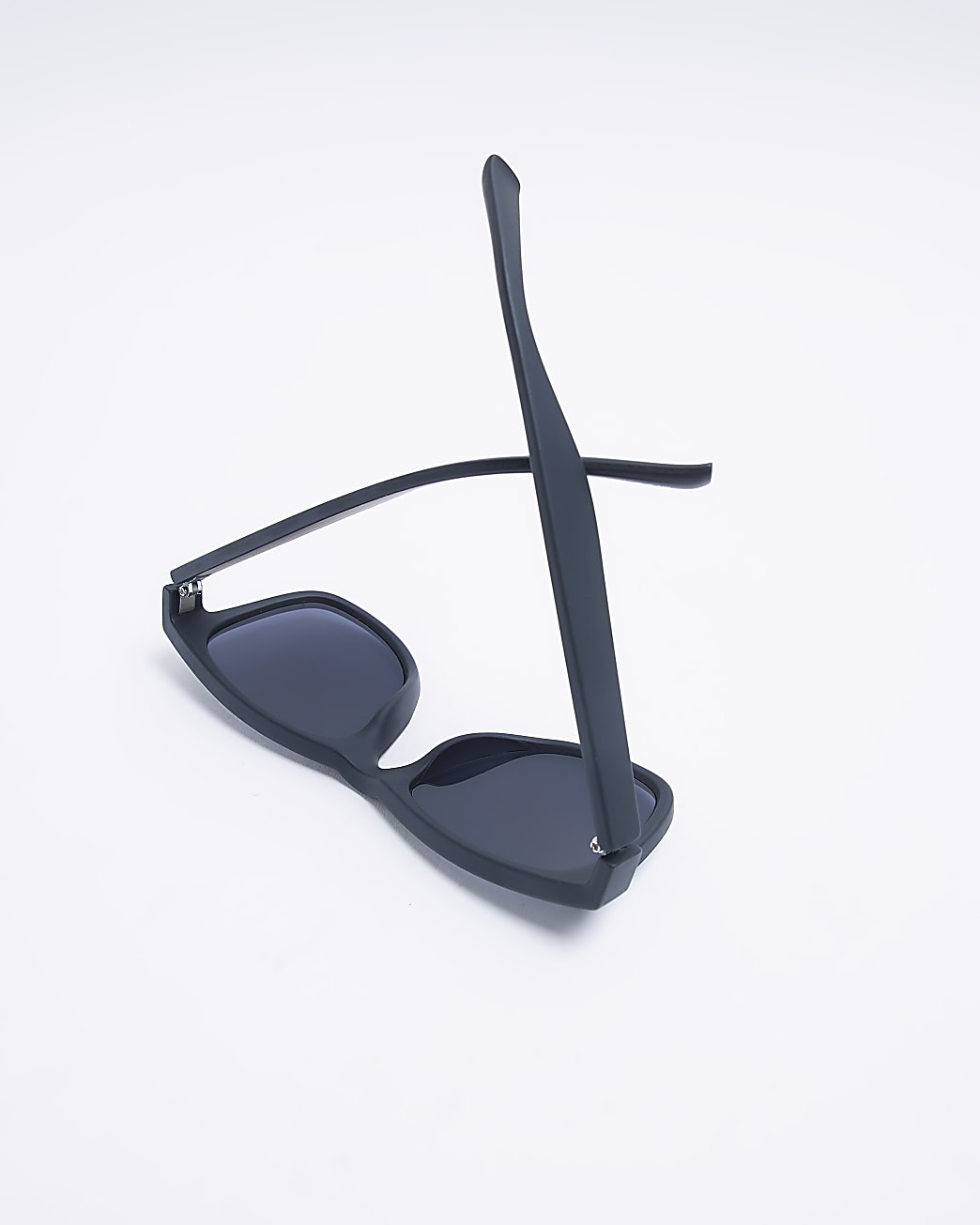 Black rubber frame square sunglasses