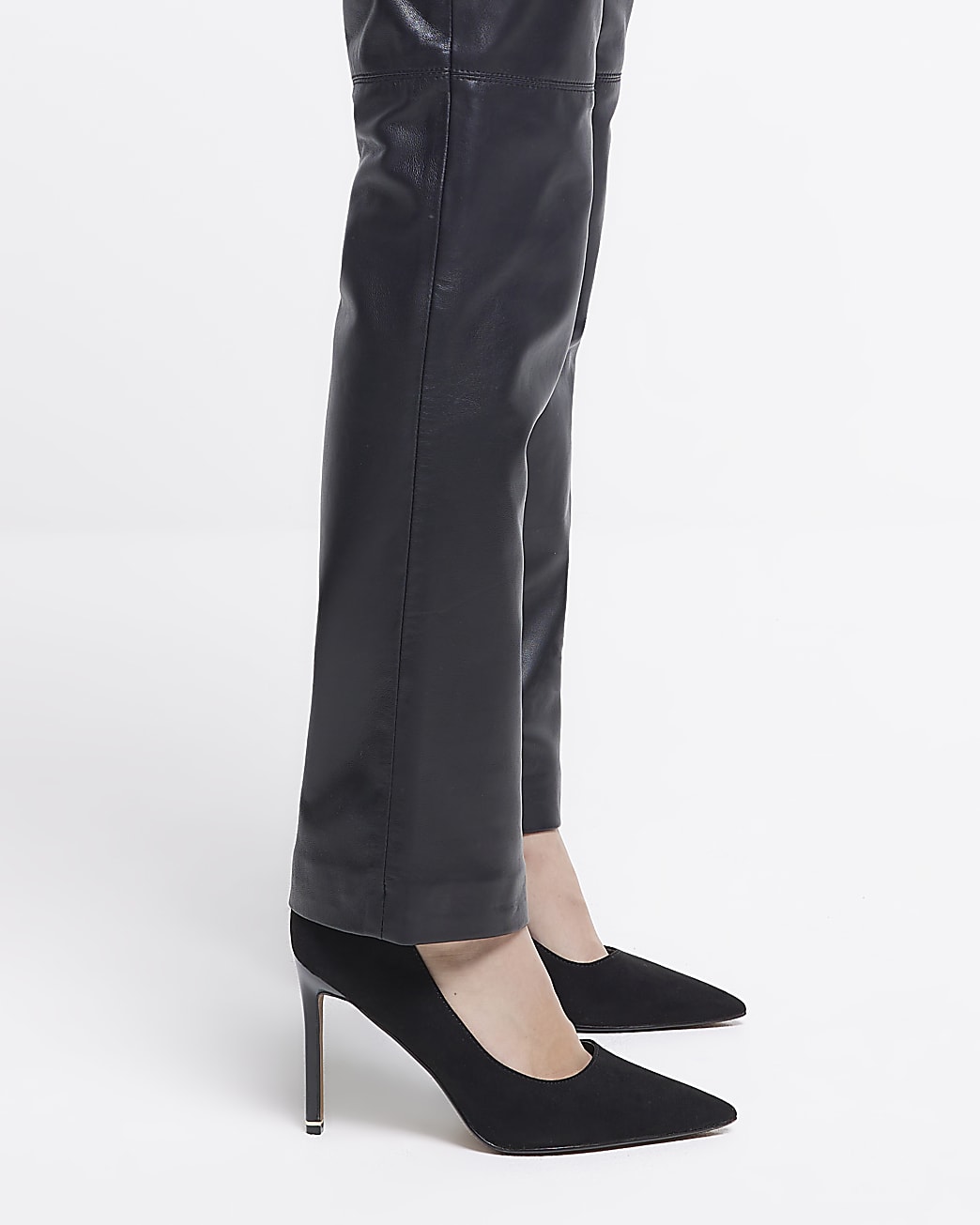 Black heeled court shoes