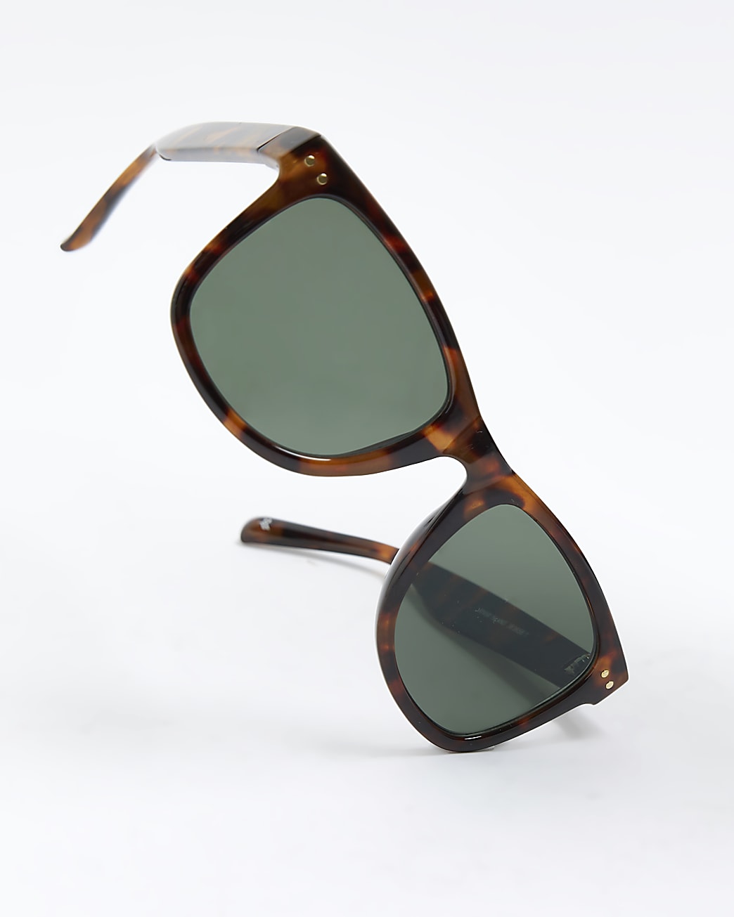 Brown tortoise shell square sunglasses