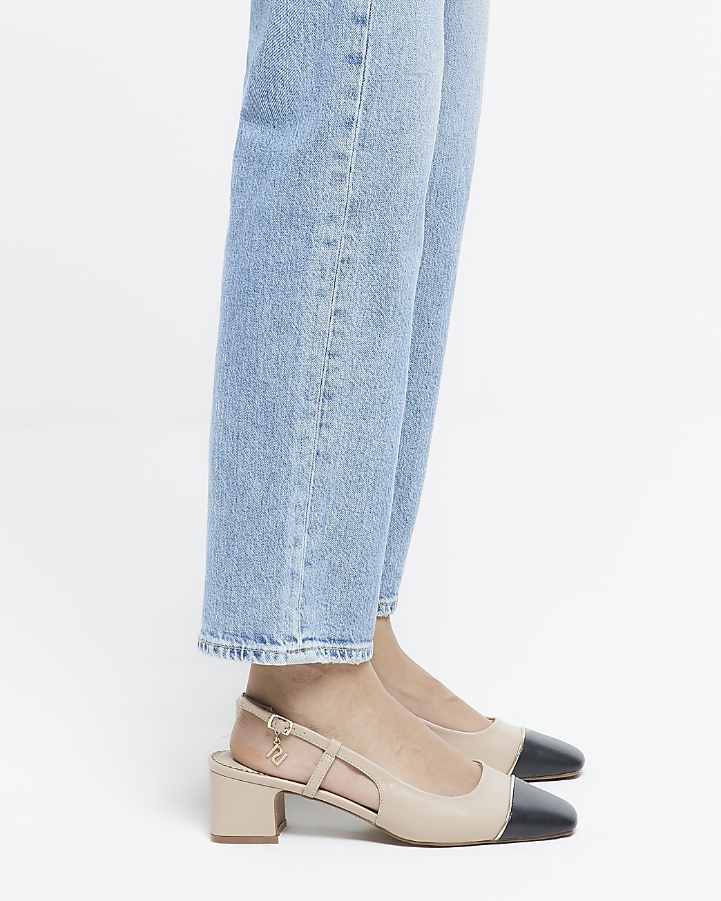 Beige wide fit heeled slingback shoes
