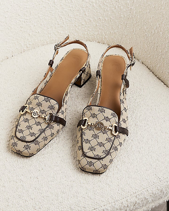 Beige RI monogram block heeled court shoes
