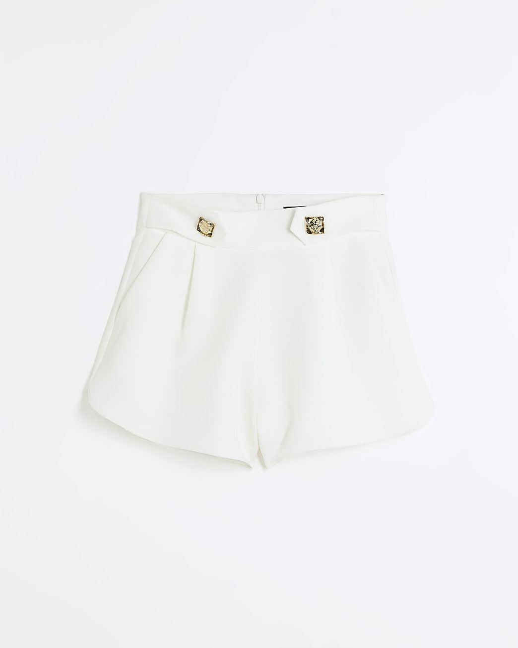White button detail curve hem shorts