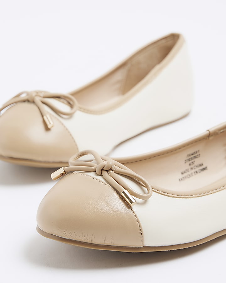 Beige wide fit bow ballet shoes