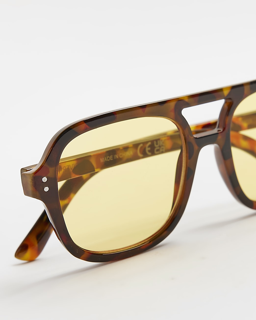 Brown tortoise shell aviator sunglasses