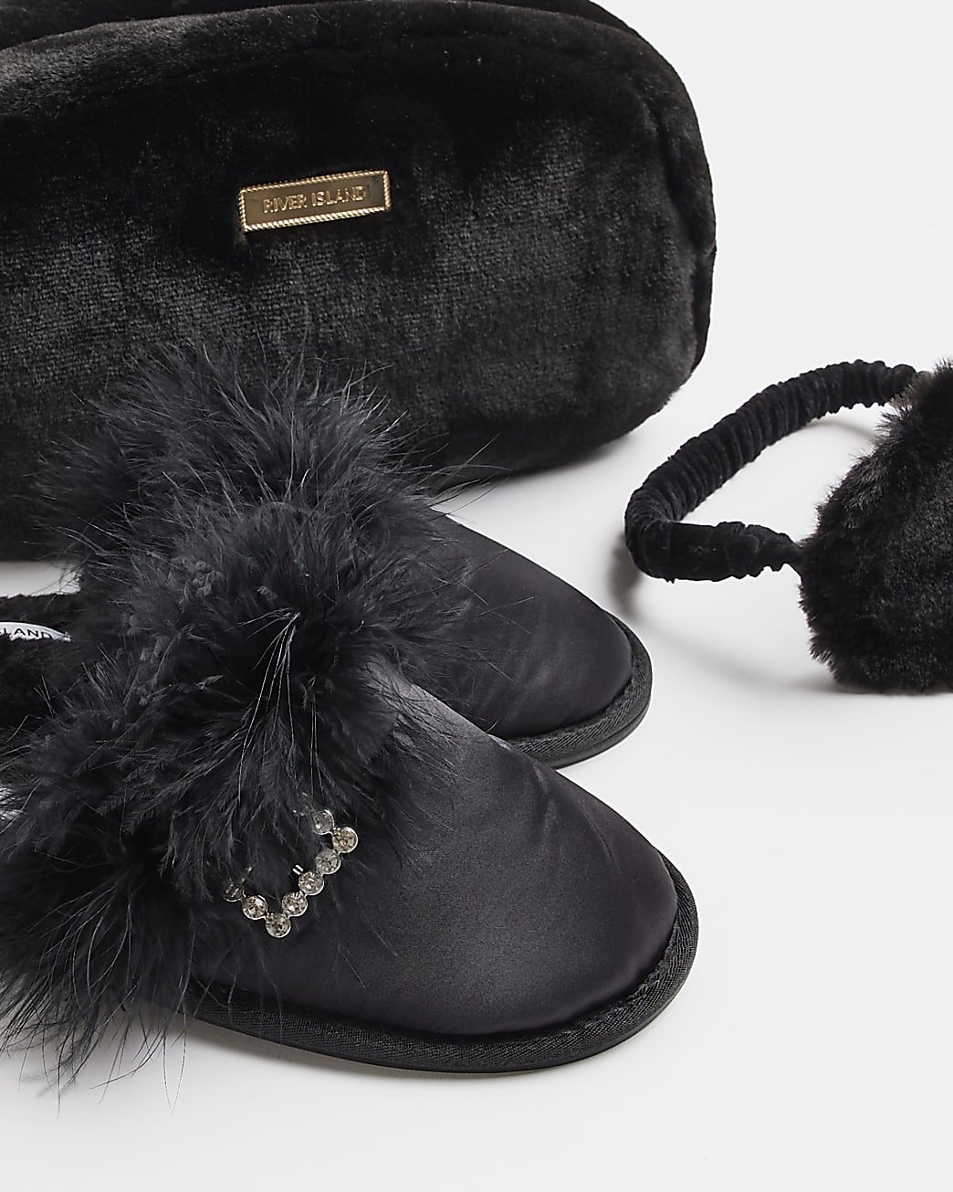 Black faux fur sleepwear bundle