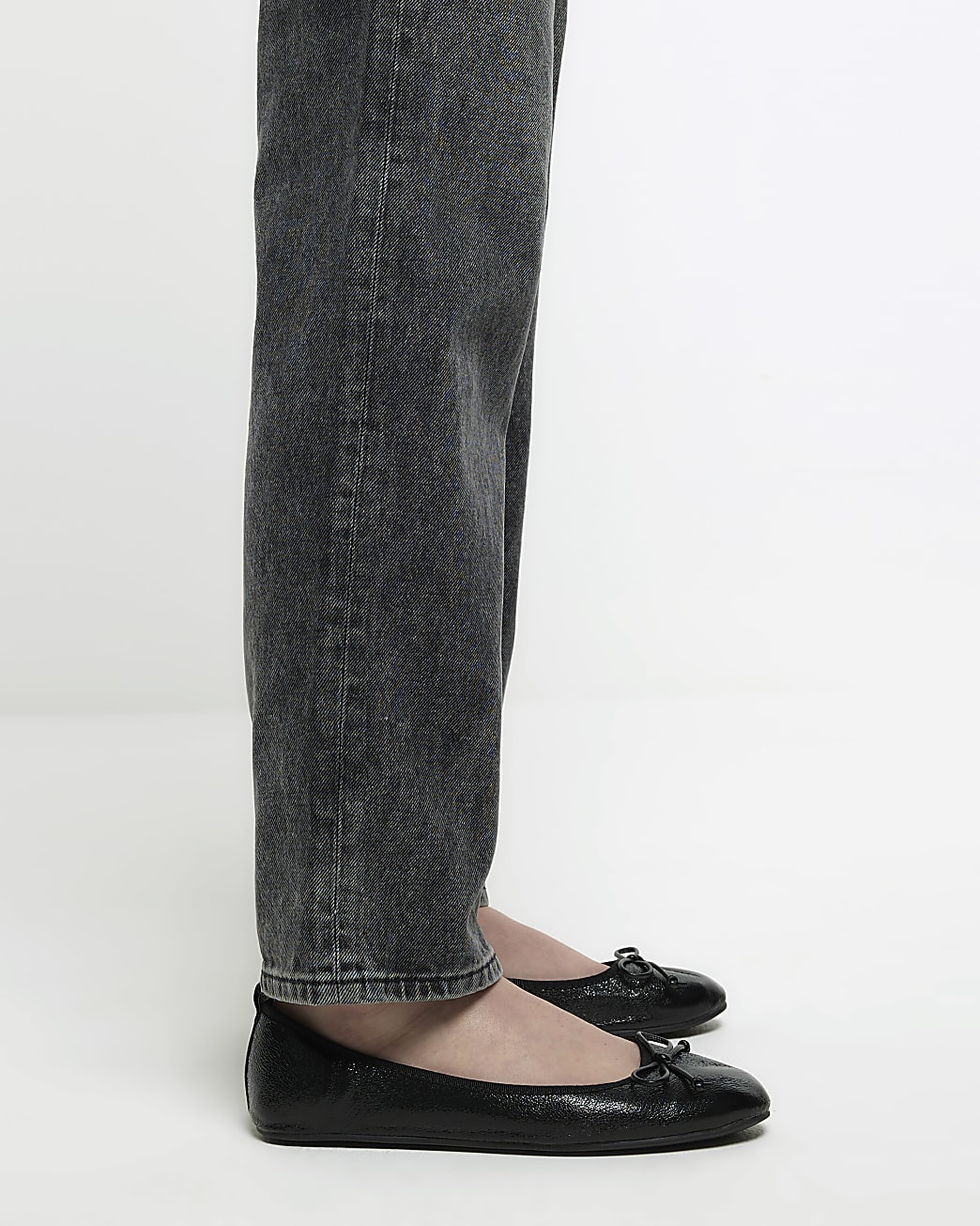 Black bow ballet pumps