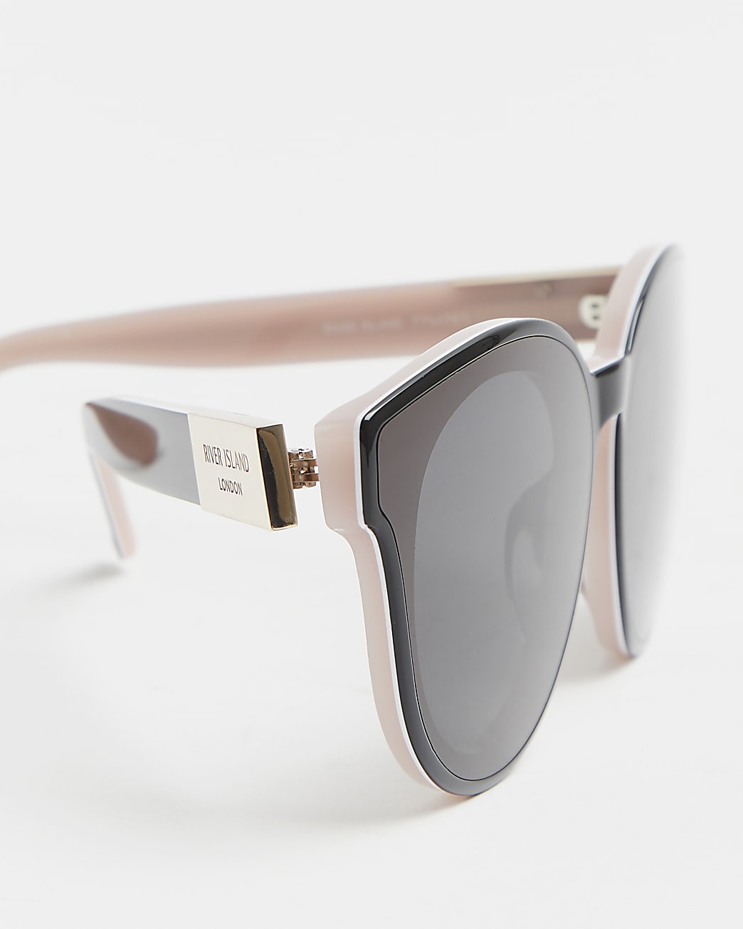 Black cat eye sunglasses