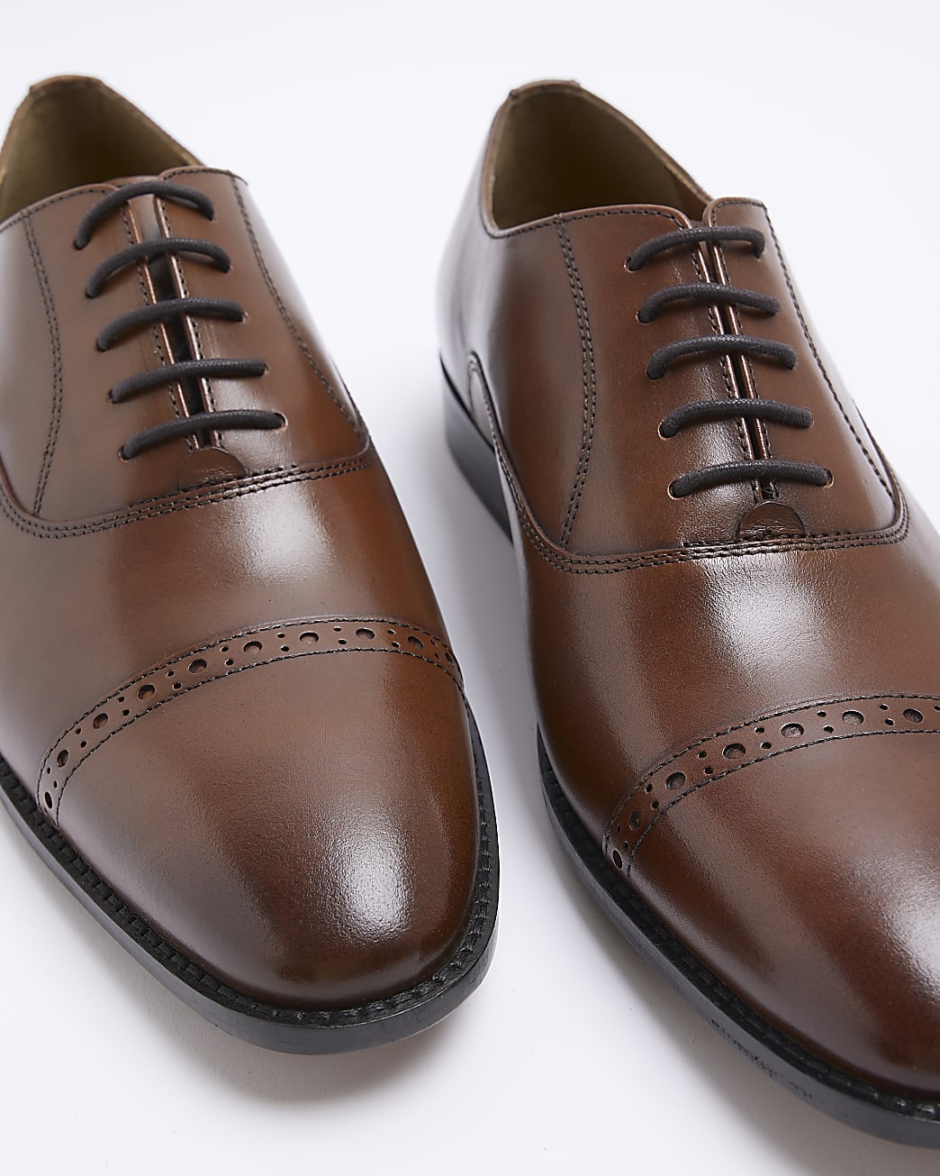 Brown leather brogue oxford shoes