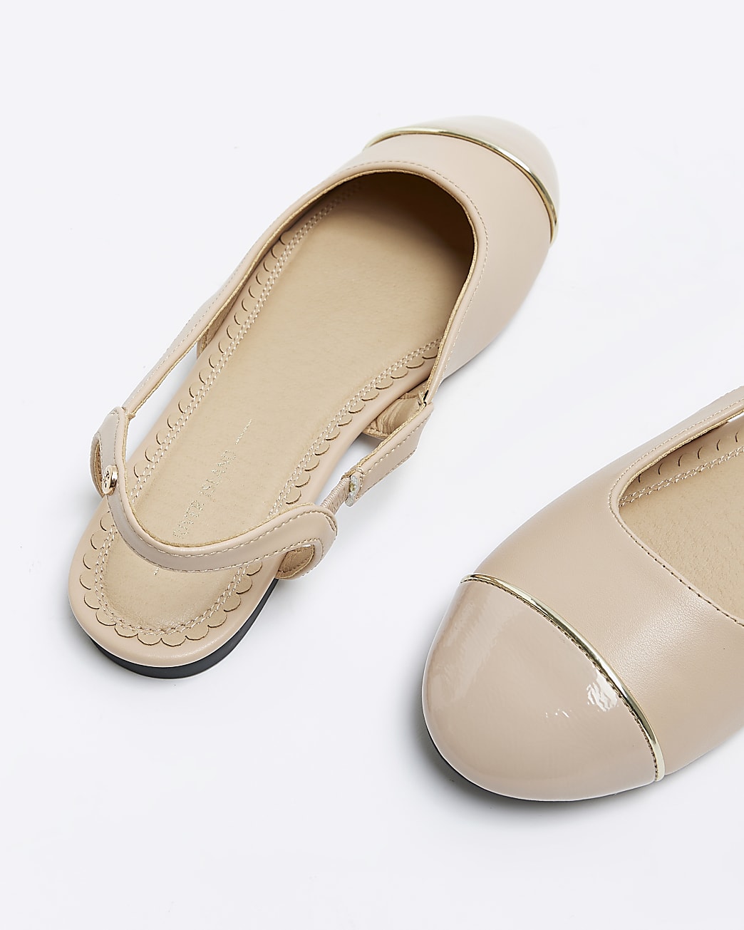 Beige slingback ballerina shoes