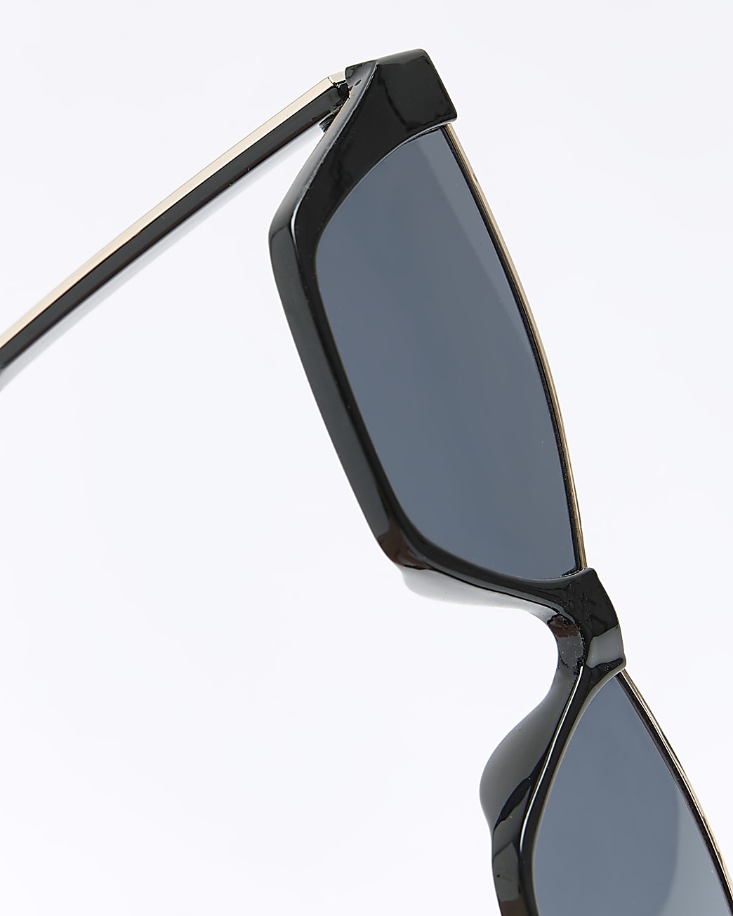 Black metal cat eye sunglasses