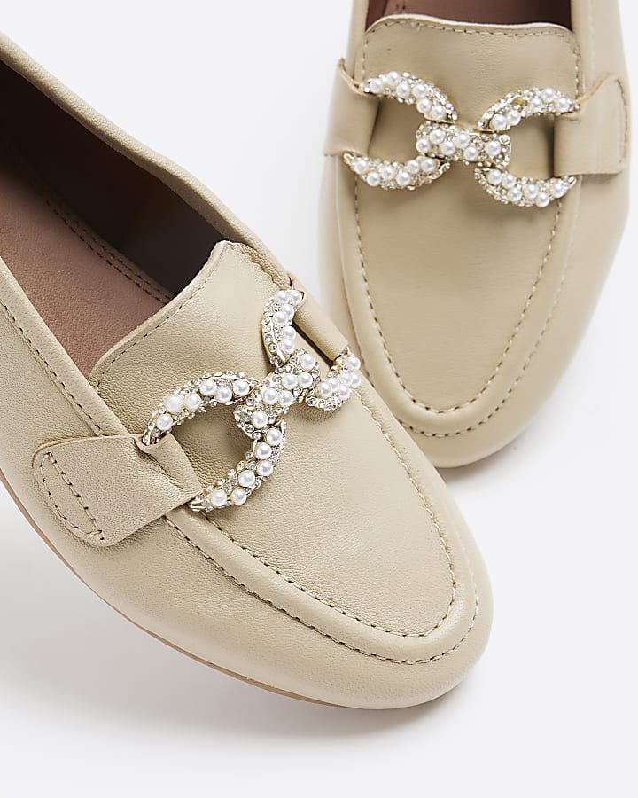 Cream pearl chain loafers