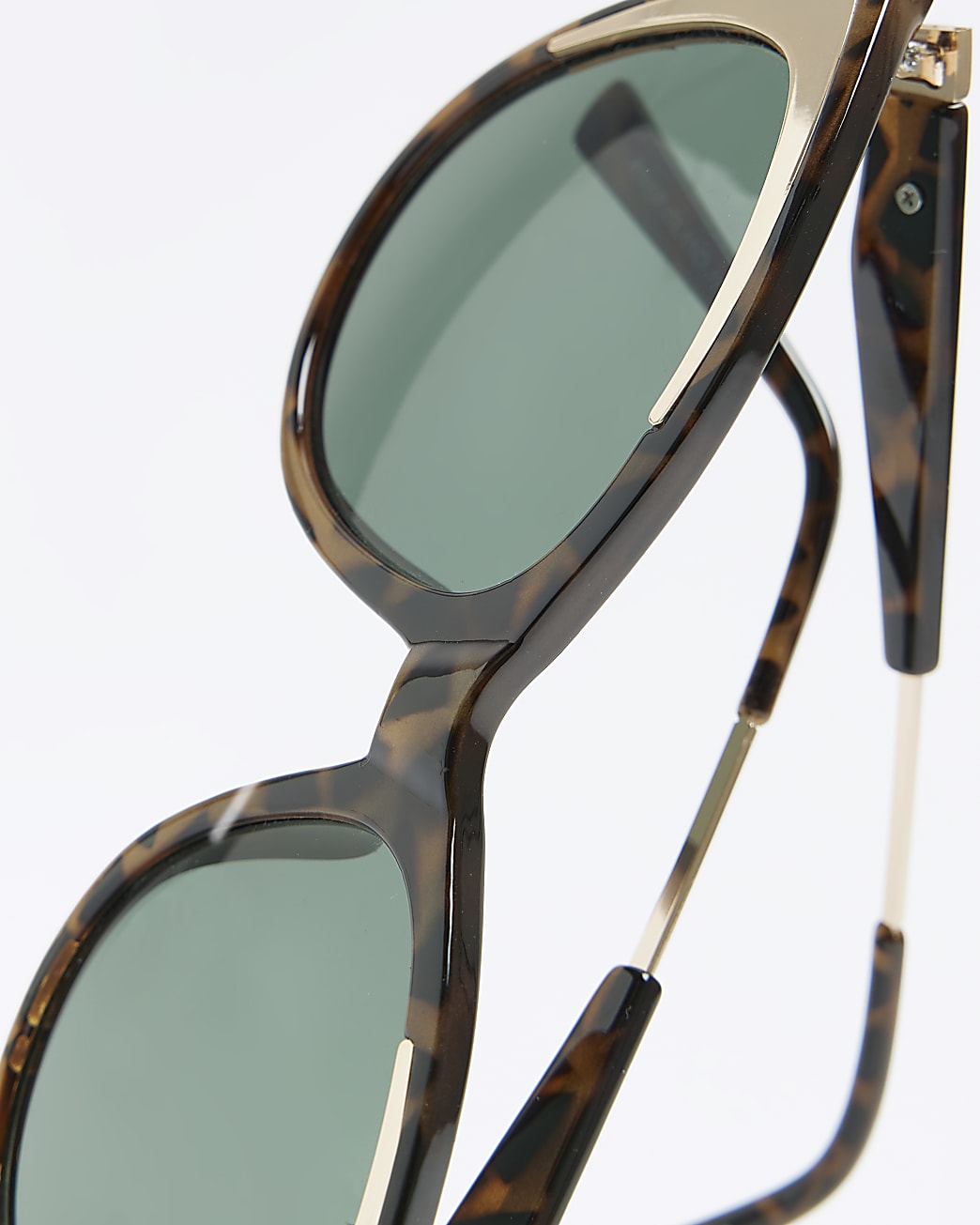 Brown cat eye sunglasses