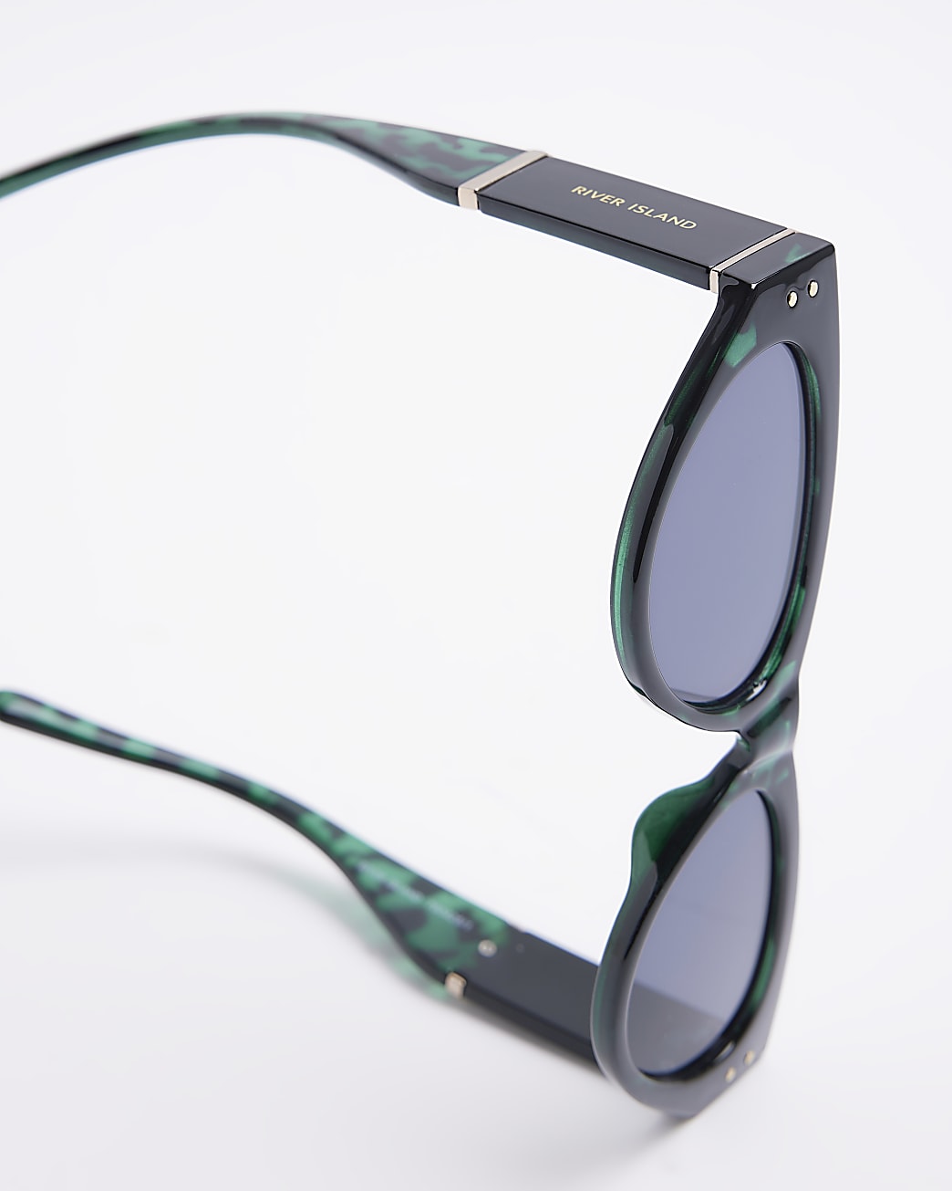 Black spot winged cat eye sunglasses