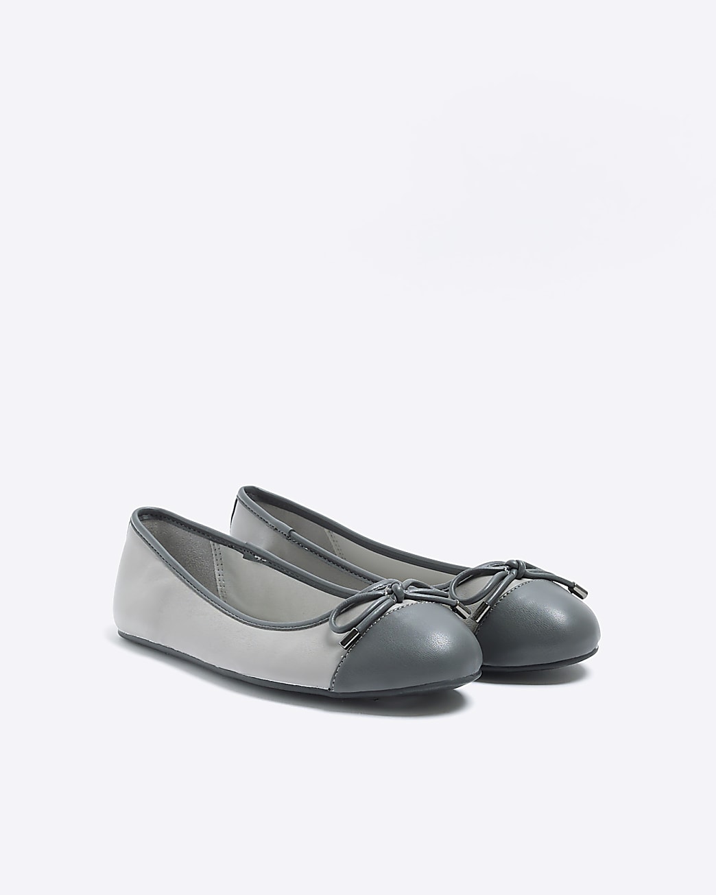 Grey ballerina pumps