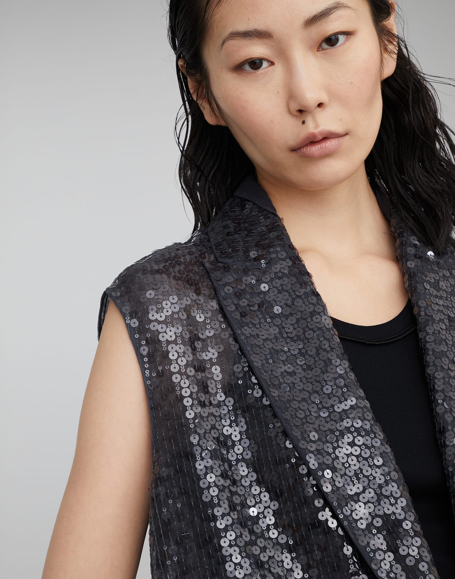 Dazzling embroidery vest in crispy silk