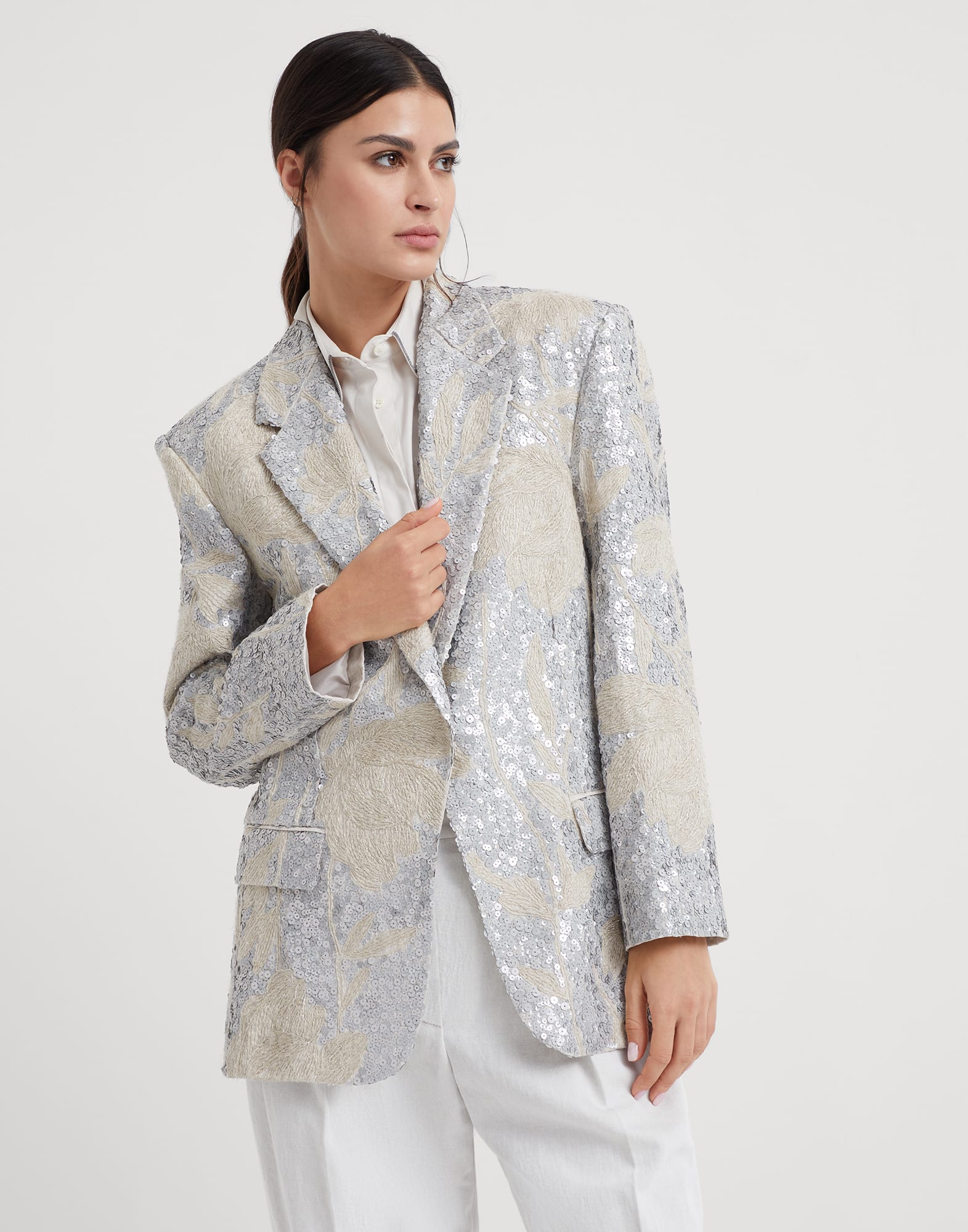 Linen blazer with magnolia embroidery