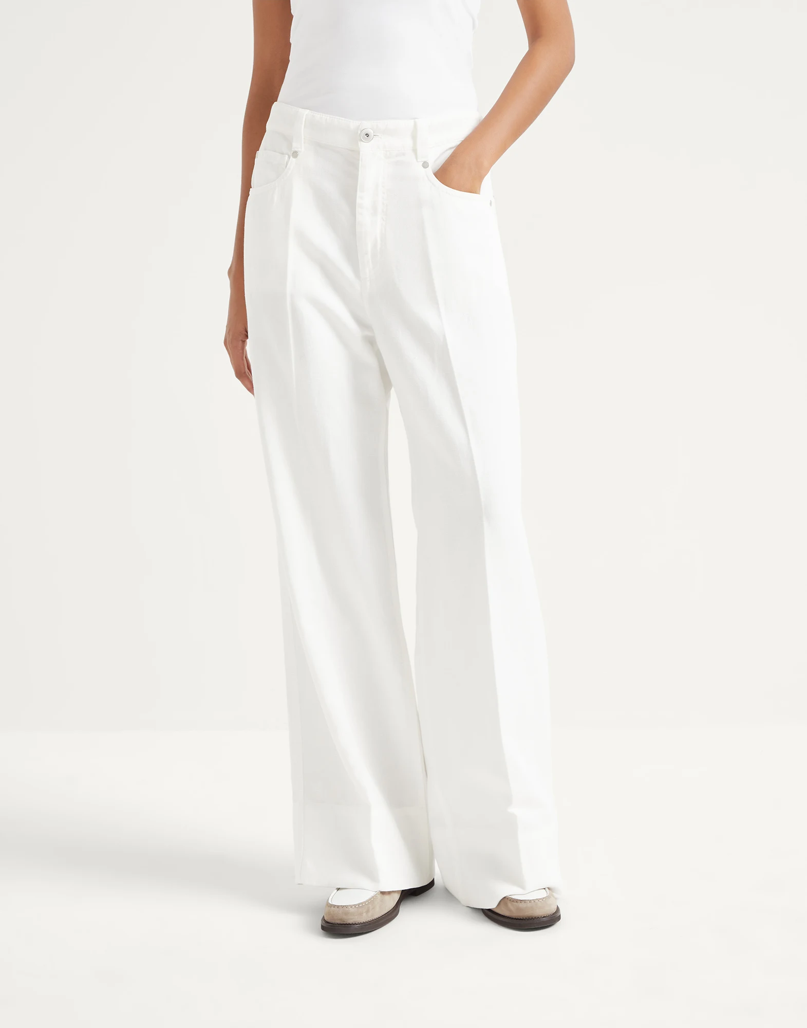 Loose trousers