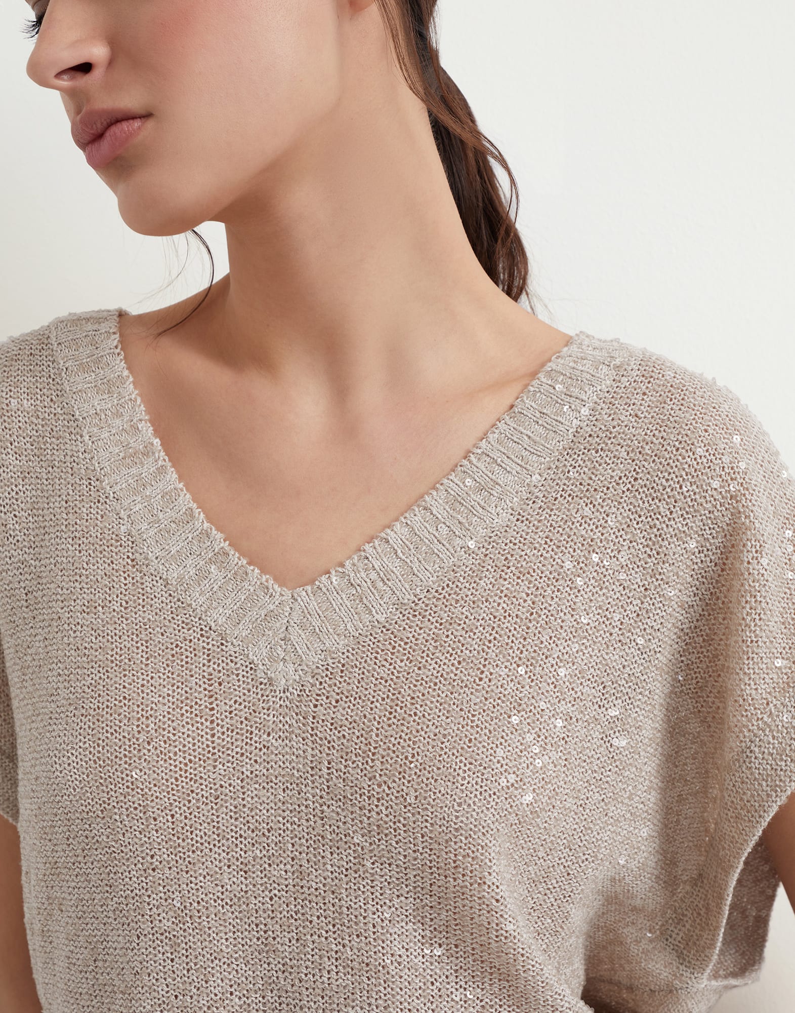 Dazzling linen, cashmere and silk sweater vest