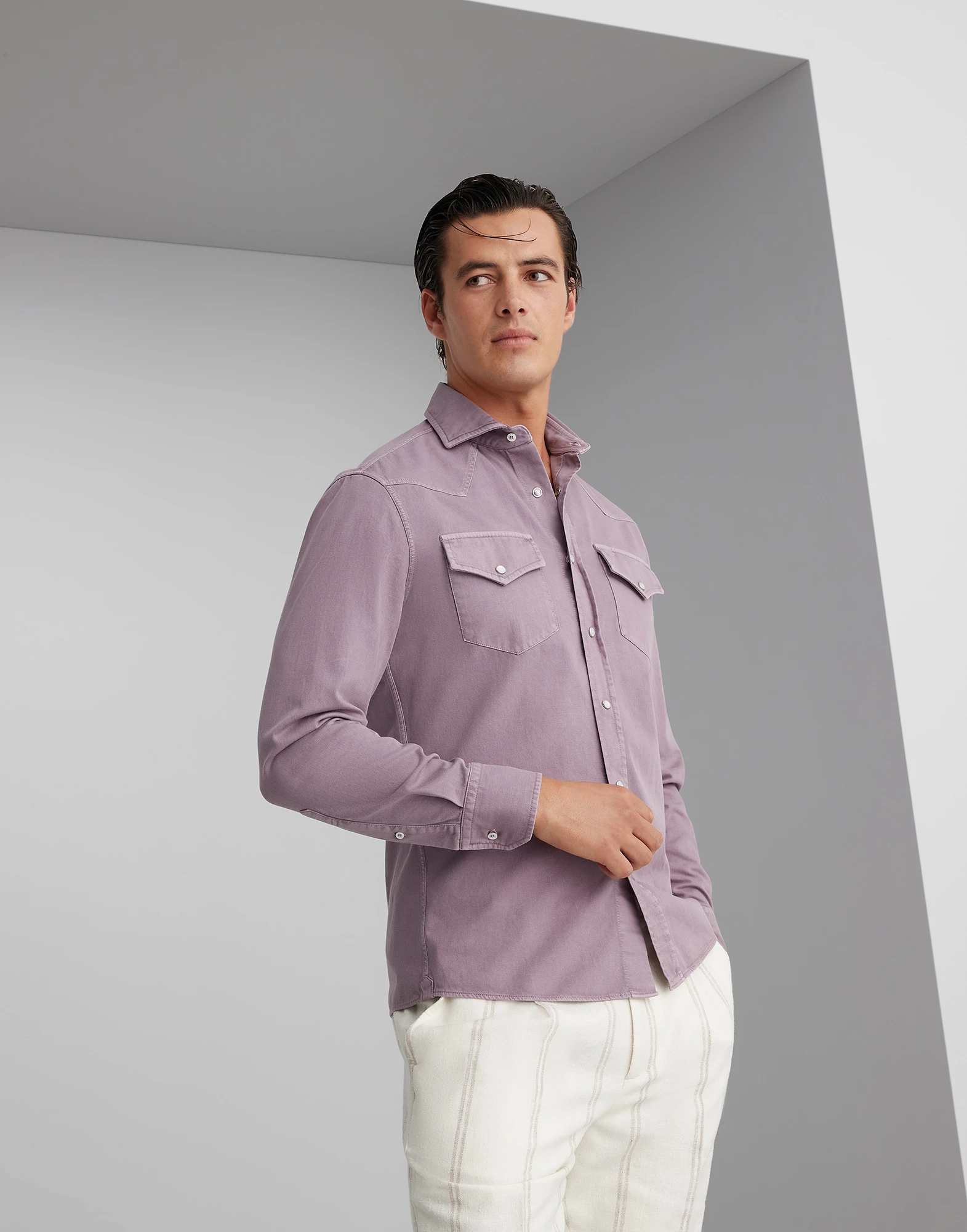 Garment-dyed easy fit western shirt in lightweight denim