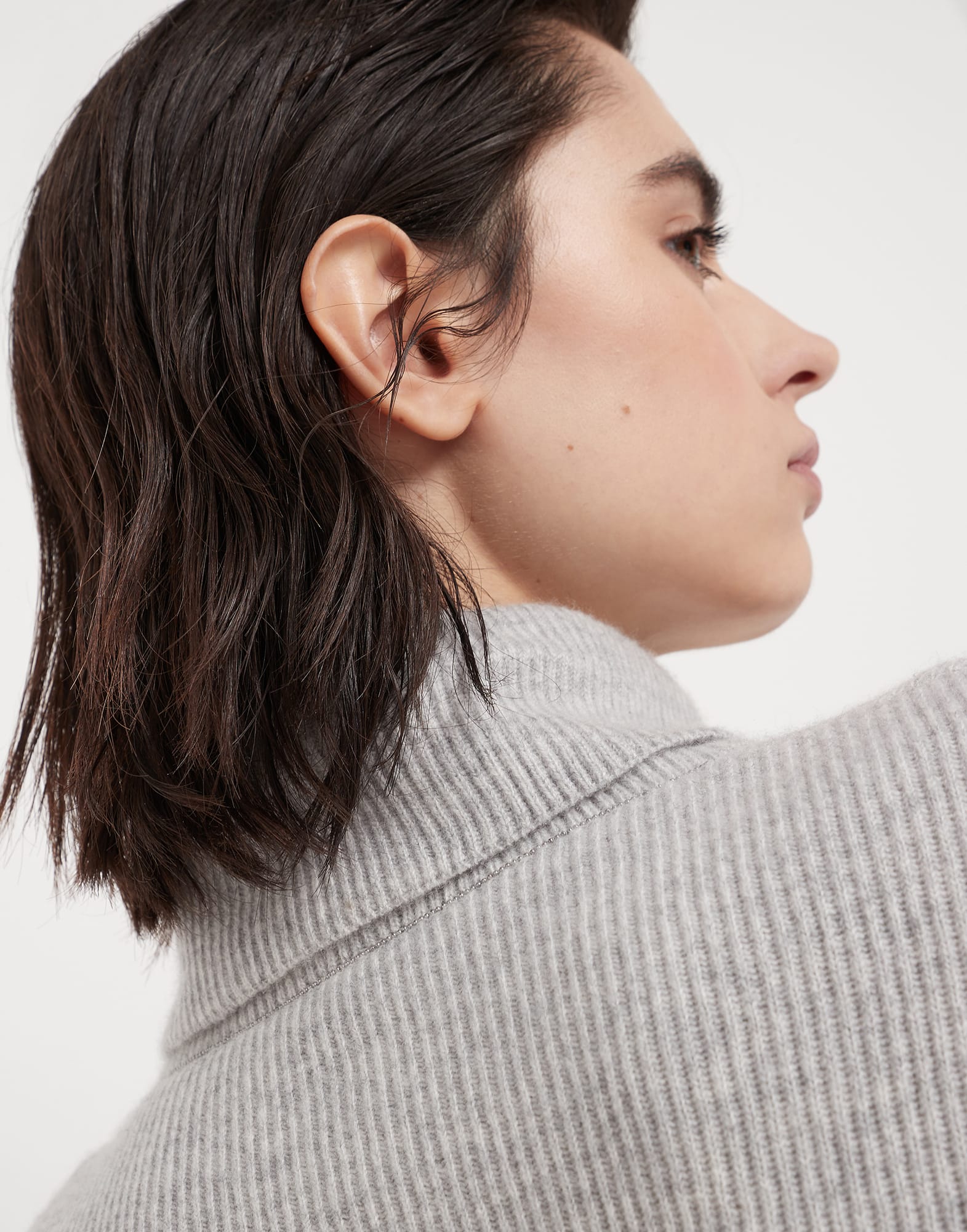 Cashmere English rib turtleneck sweater with monili