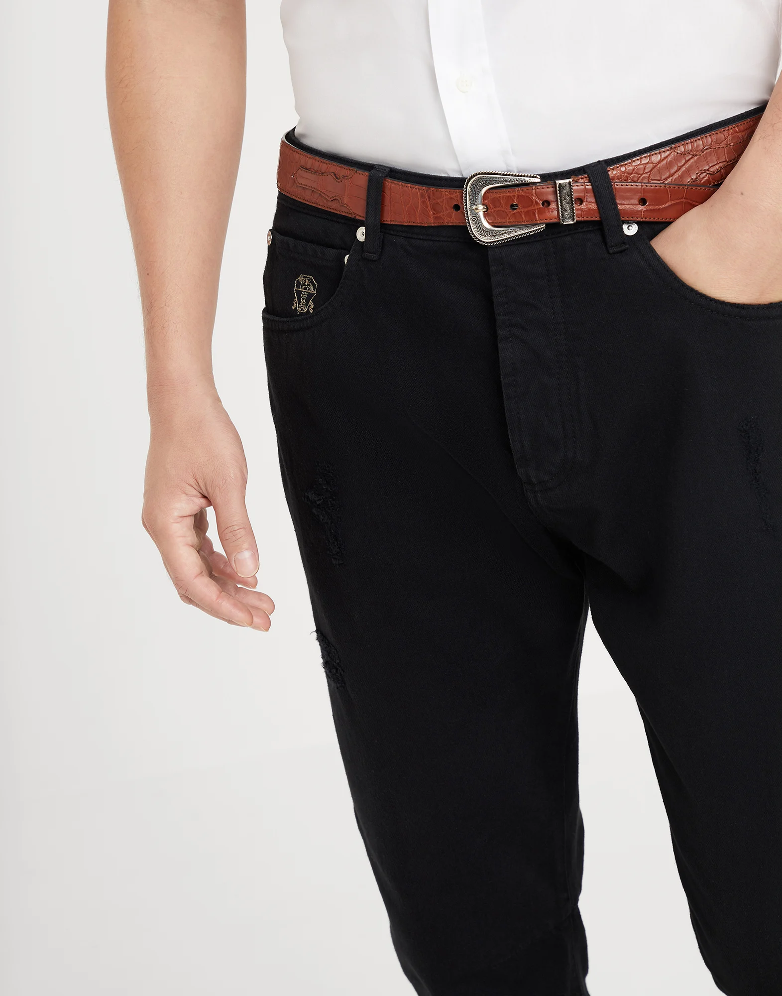 Garment-dyed slubbed denim leisure fit five-pocket trousers with rips