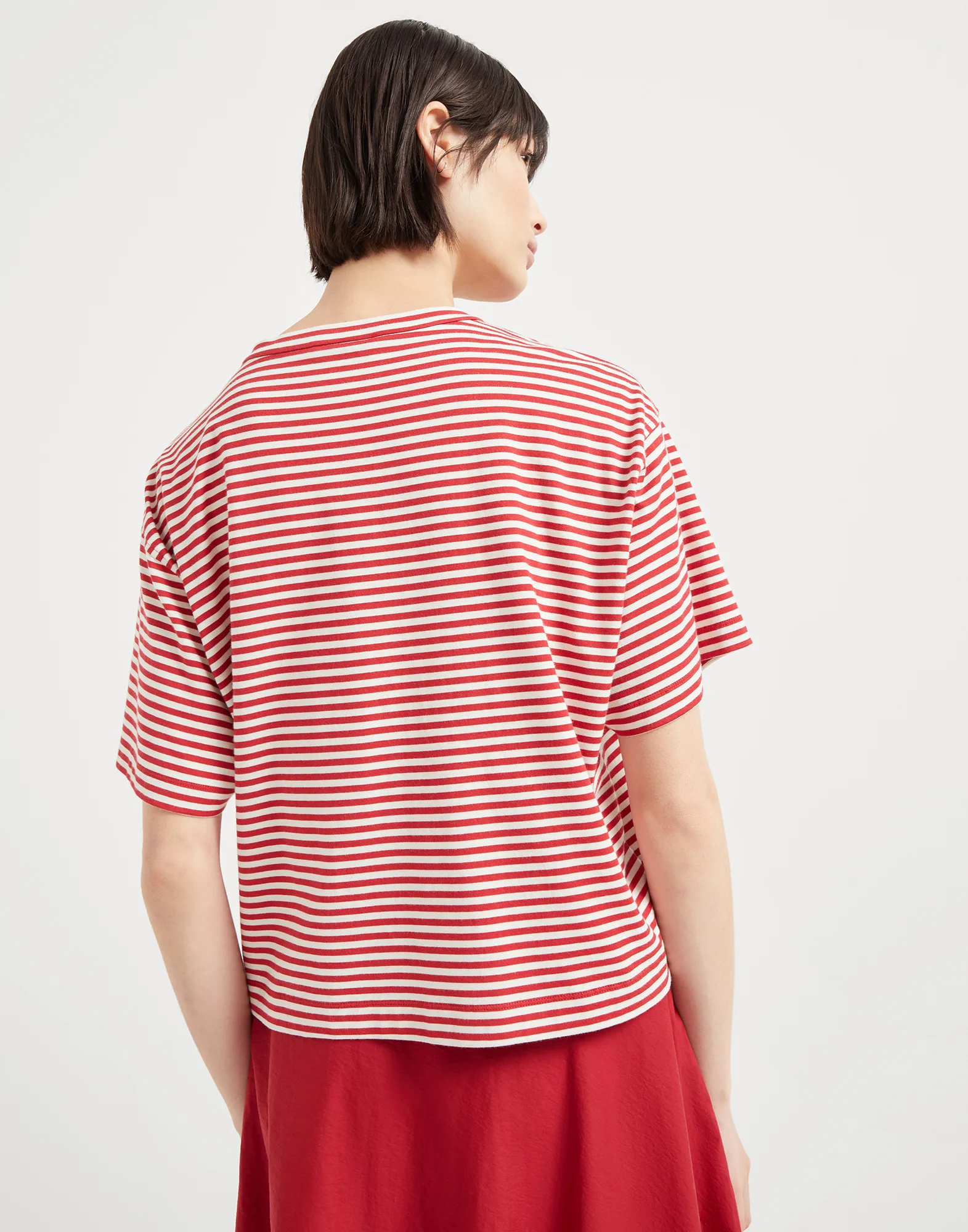 T-shirt with monili