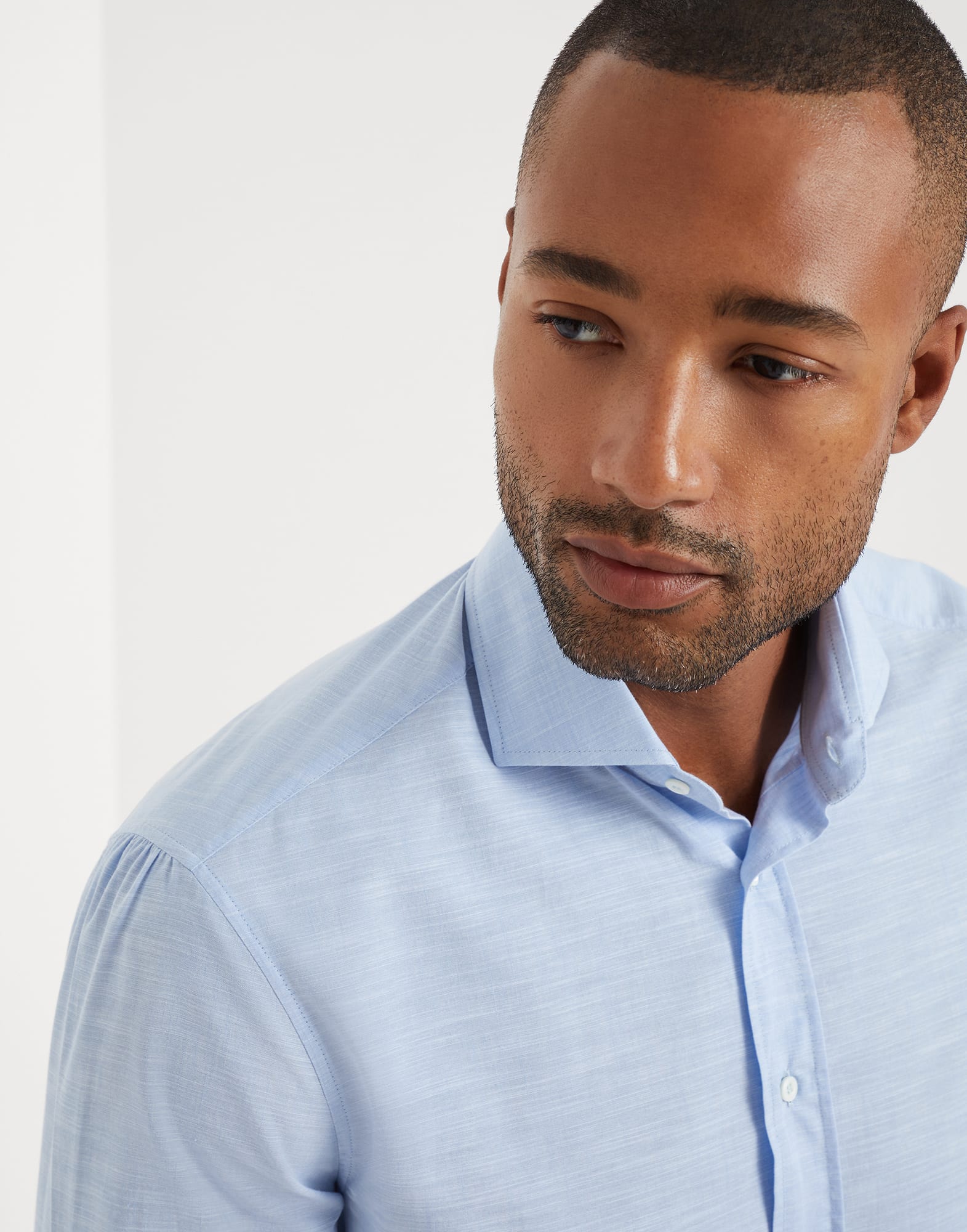 Lightweight Oxford slim fit shirt with spread collar