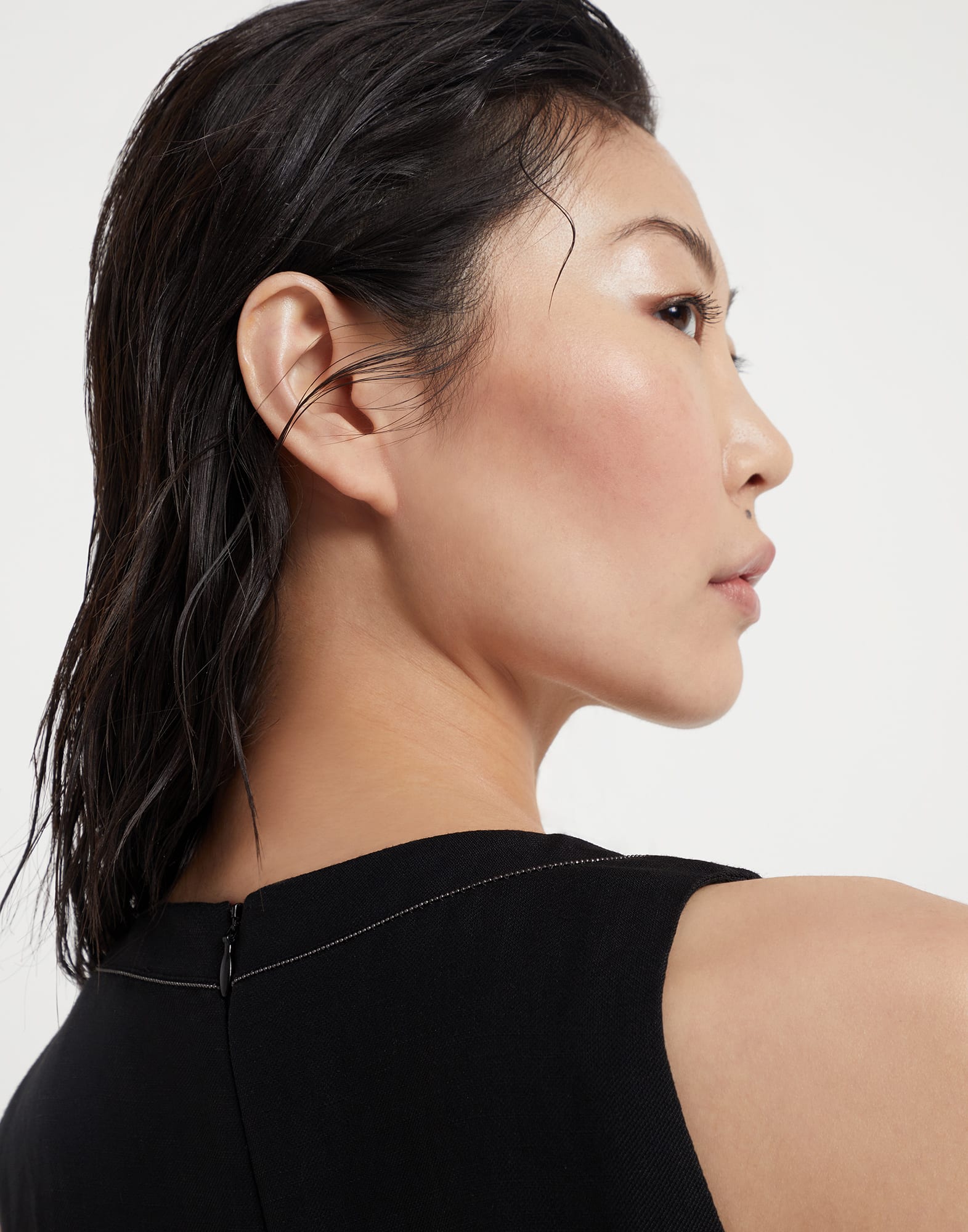 Viscose and linen fluid twill dress with monili