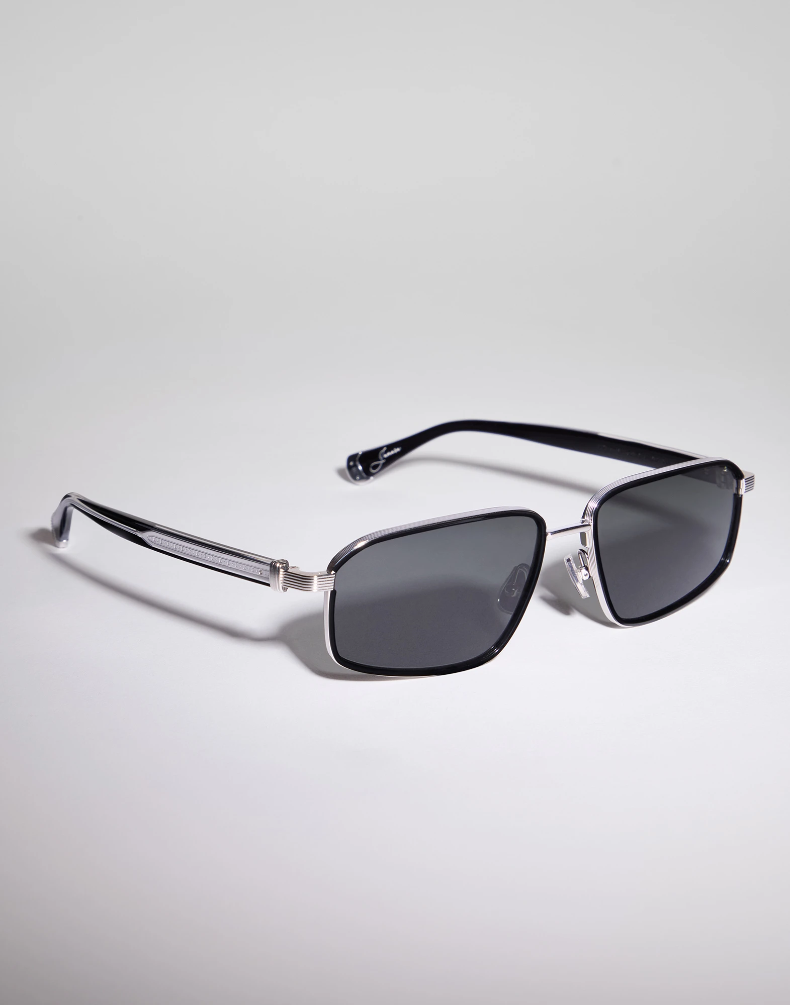 Jarama 18k white gold-plated frame