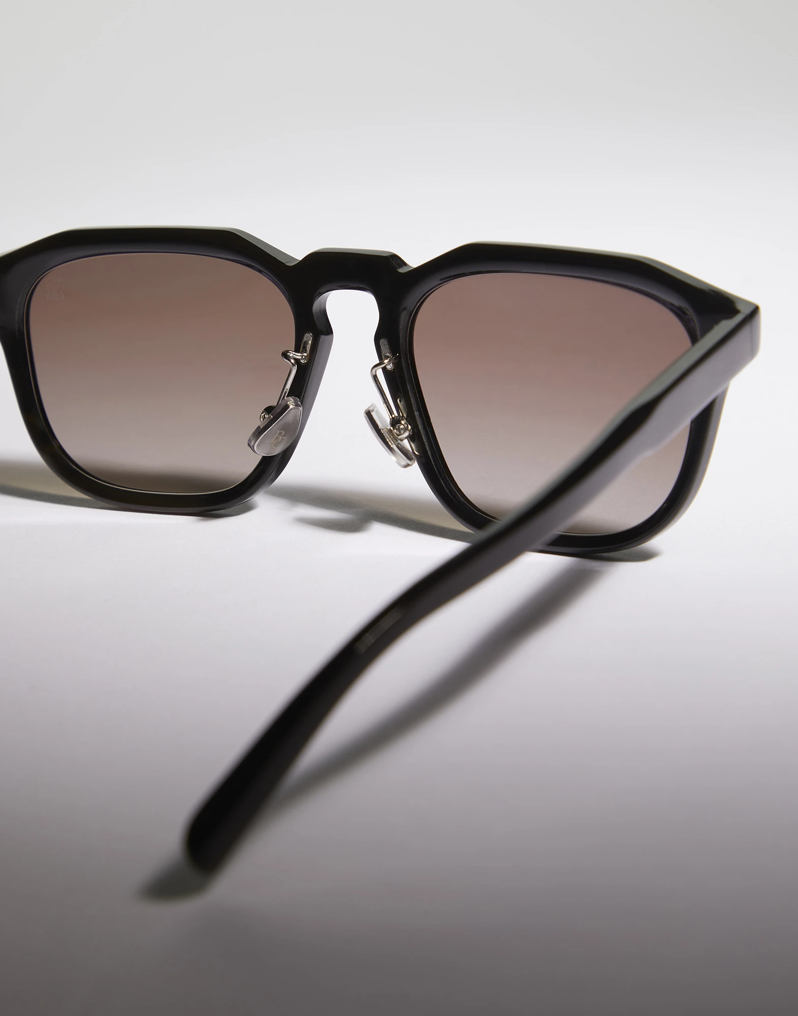 Iconic Meridian horn sunglasses