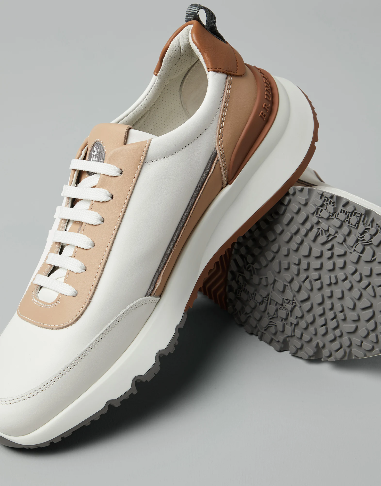 Semi-polished calfskin runners