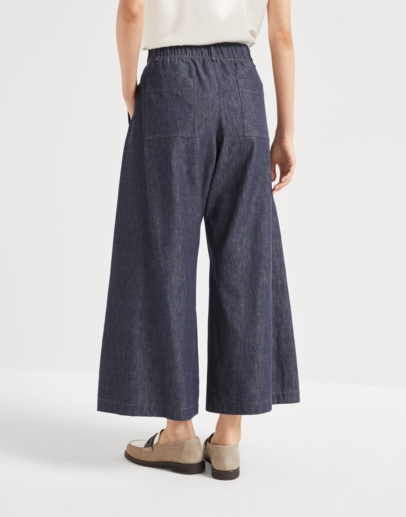 Wide Pleated trousers
